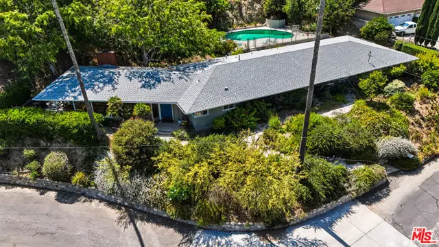 1525 Glenmont Drive, Glendale, CA 91207 - #1