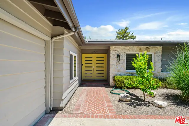 22429 Bessemer Street, Woodland Hills, CA 91367 - #2