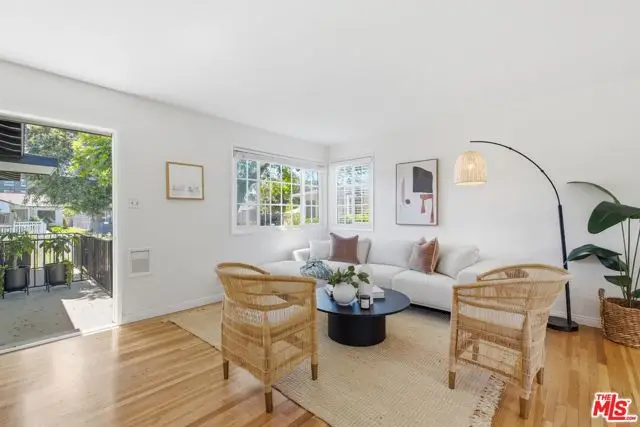 8324 Barnsley Avenue, Los Angeles, CA 90045 - #3