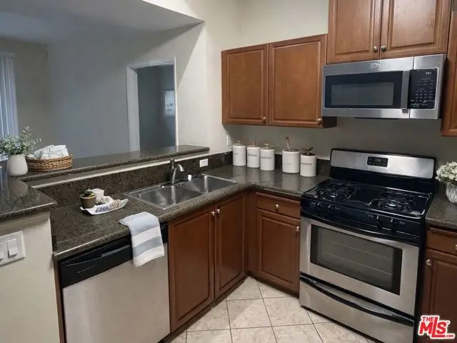 13941 Sherman Way #204, Van Nuys, CA 91405 - #3