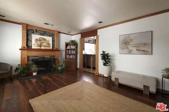 2907 El Caminito Street, La Crescenta, CA 91214 - #3