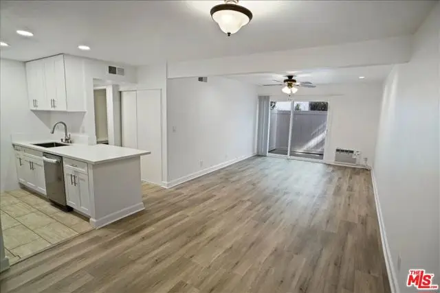 18620 Hatteras Street #180, Tarzana, CA 91356 - #1