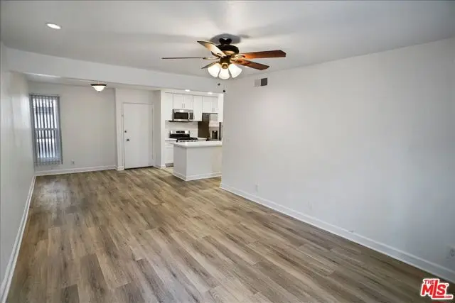18620 Hatteras Street #180, Tarzana, CA 91356 - #2