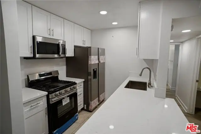 18620 Hatteras Street #180, Tarzana, CA 91356 - #3