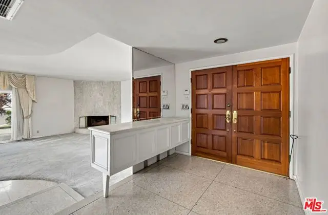 5452 W 57th Street, Los Angeles, CA 90056 - #2