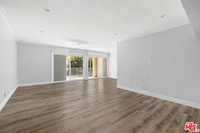 423 S Rexford Drive #106, Beverly Hills, CA 90212 - #2