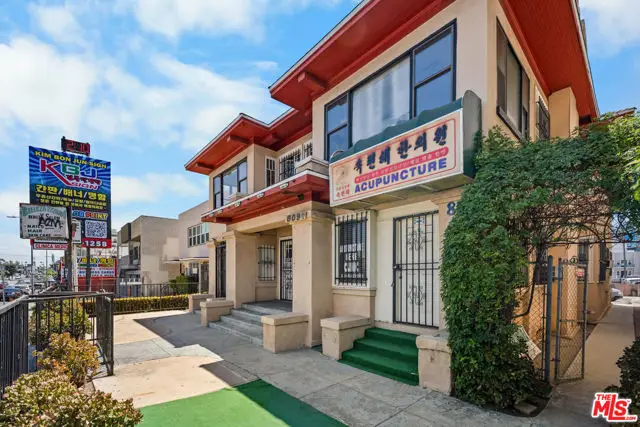 811 S Vermont Avenue, Los Angeles, CA 90005 - #1