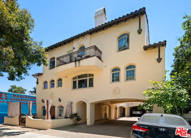 44 E Thompson Boulevard, San Buenaventura Ventura, CA 93001 - #2
