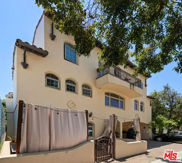 44 E Thompson Boulevard, San Buenaventura Ventura, CA 93001 - #3