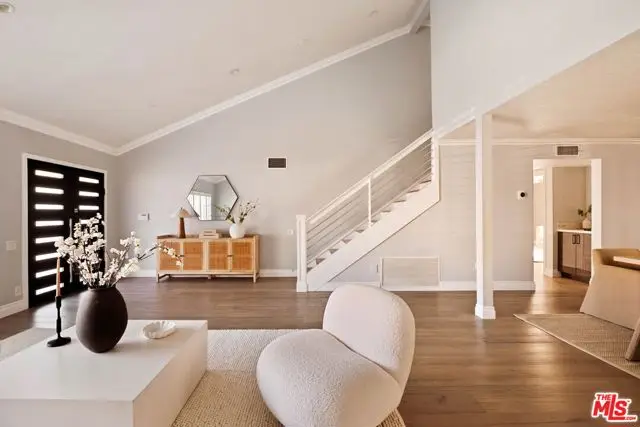 5511 Alcove Avenue, Valley Village, CA 91607 - #2