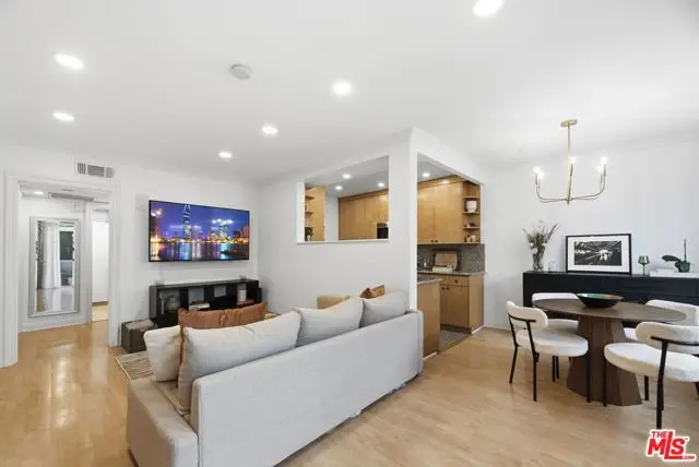 11718 Darlington Avenue #7, Los Angeles, CA 90049 - #1
