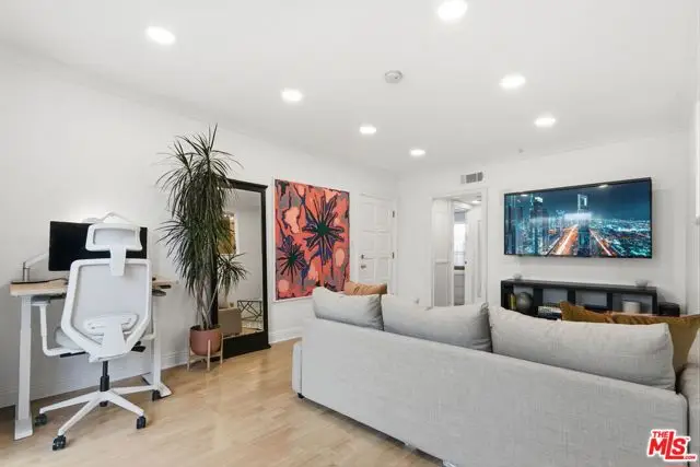 11718 Darlington Avenue #7, Los Angeles, CA 90049 - #2
