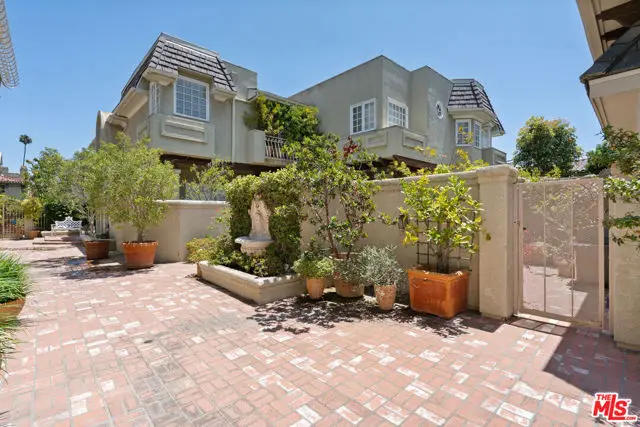 820 S Gretna Green Way #6, Los Angeles, CA 90049 - #3