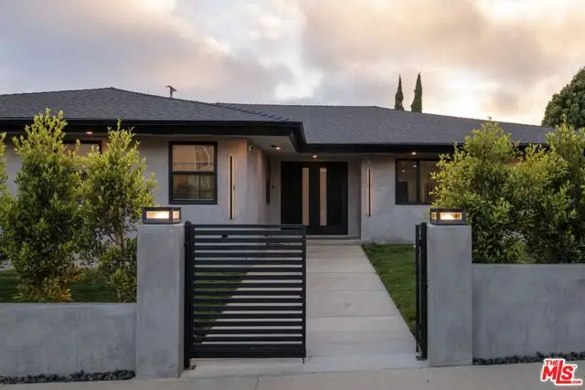 5809 S Chariton Avenue, Los Angeles, CA 90056 - #2