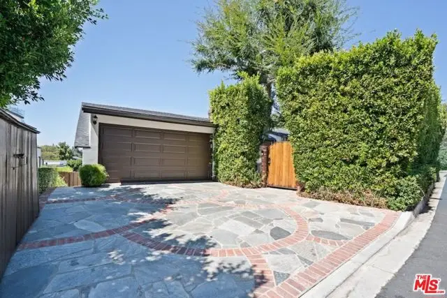 13009 Greenleaf Street, Studio City, CA 91604 - #2