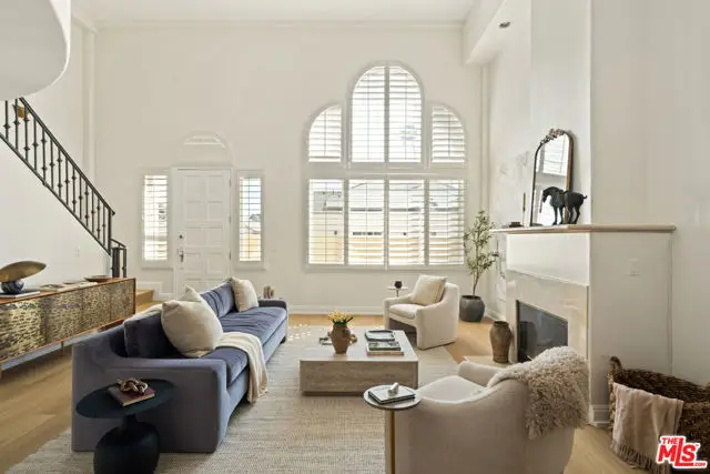 11982 Mayfield Avenue #D, Los Angeles, CA 90049 - #2