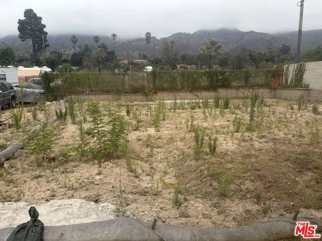 255 W Poppyfields Drive, Altadena, CA 91001 - #2