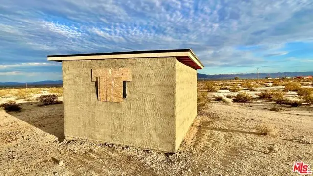 1020 Shoshore Valley Road, Twentynine Palms, CA 92277 - #3