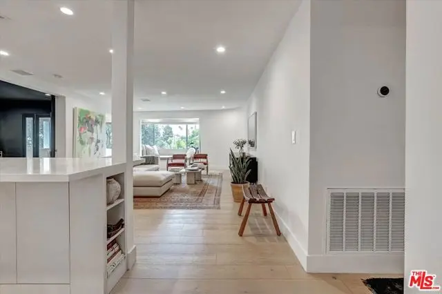 930 California Avenue #301, Santa Monica, CA 90403 - #2
