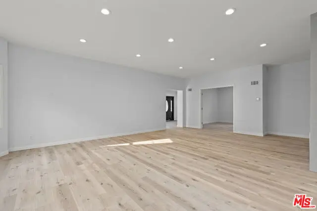 1250 S Windsor Boulevard, Los Angeles, CA 90019 - #3
