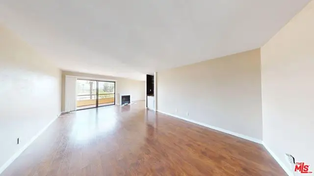 8710 Independence Avenue #301, Canoga Park, CA 91304 - #2