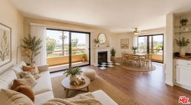 8710 Independence Avenue #301, Canoga Park, CA 91304 - #3