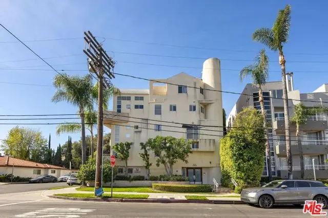 4549 Haskell Avenue #1, Encino, CA 91436 - #3