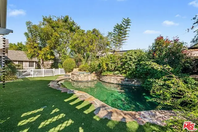 4780 Vista De Oro Avenue, Woodland Hills, CA 91364 - #2