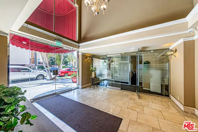 620 S Gramercy Place #301, Los Angeles, CA 90005 - #3