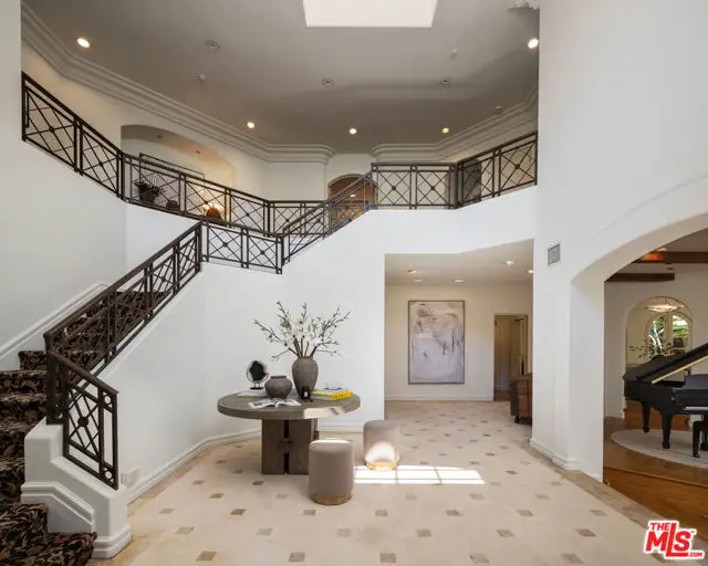 530 Moreno Avenue, Los Angeles, CA 90049 - #2