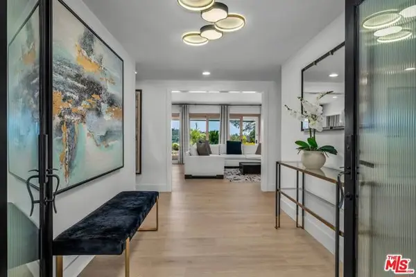 2144 Banyan Drive, Los Angeles, CA 90049