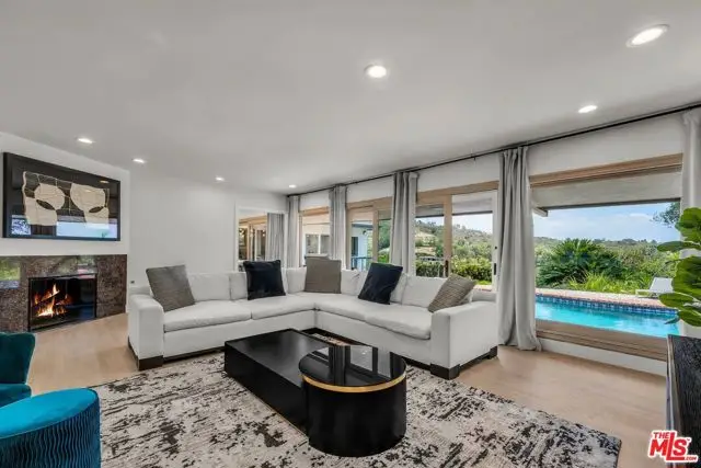 2144 Banyan Drive, Los Angeles, CA 90049 - #2