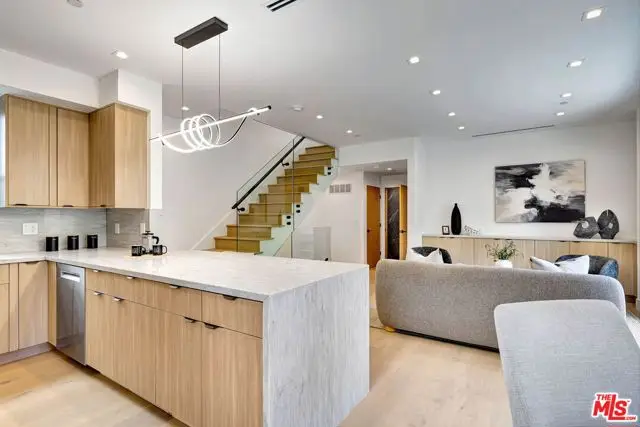 4329 Radford Avenue #3, Studio City, CA 91604 - #3