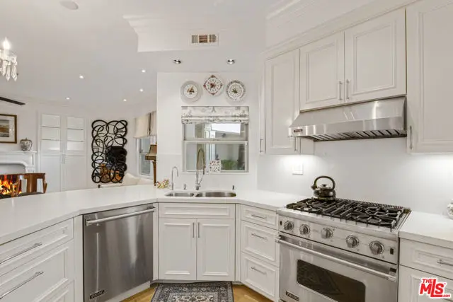 850 N Croft Avenue #103, West Hollywood, CA 90069 - #2