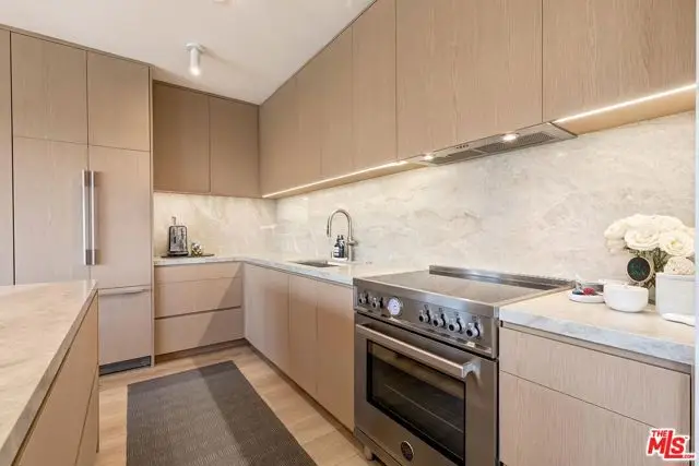 999 N Doheny Drive #601, West Hollywood, CA 90069 - #3