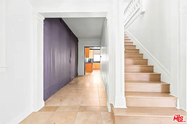570 S Van Ness Avenue, Los Angeles, CA 90020 - #2