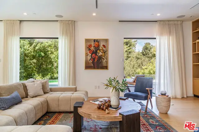 3802 Hollyline Avenue, Sherman Oaks, CA 91423 - #3