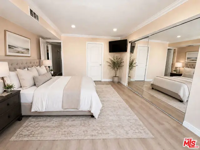 350 Burchett Street #111, Glendale, CA 91203 - #3