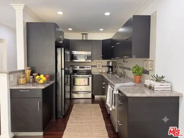 5651 Windsor Way #105, Culver City, CA 90230 - #3