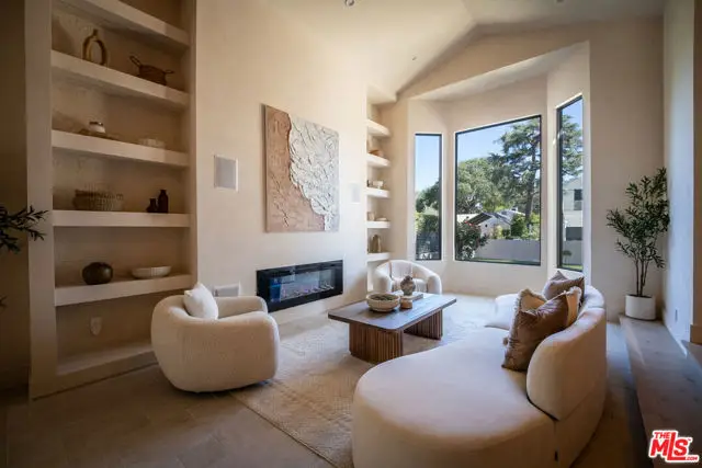 14807 Otsego Street, Sherman Oaks, CA 91403 - #3