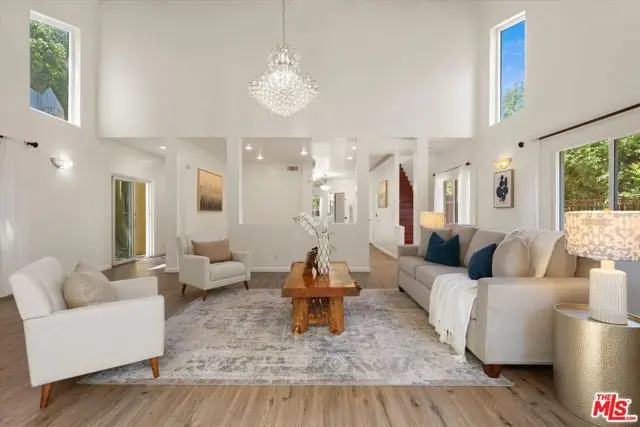 5216 Sale Avenue, Woodland Hills, CA 91364 - #1