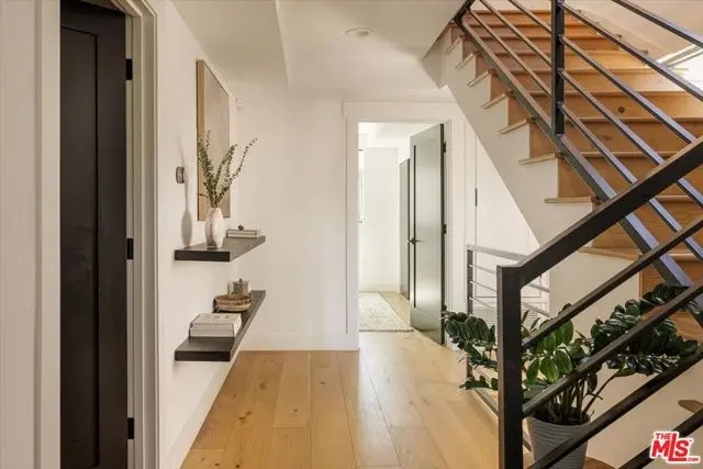 11310 Victory Boulevard, North Hollywood, CA 91606 - #1