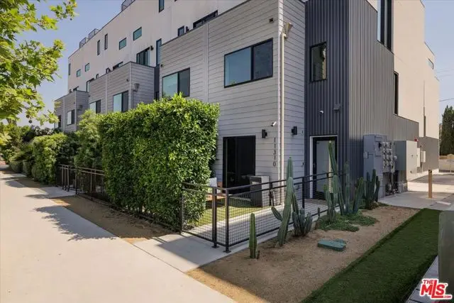 11310 Victory Boulevard, North Hollywood, CA 91606 - #3
