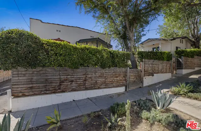 1375 Sutherland Street, Los Angeles, CA 90026 - #2
