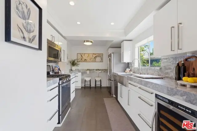 1613 Manning Avenue #1, Los Angeles, CA 90024 - #3