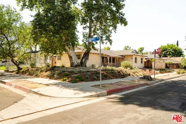 22103 Del Valle Street, Woodland Hills, CA 91364 - #2
