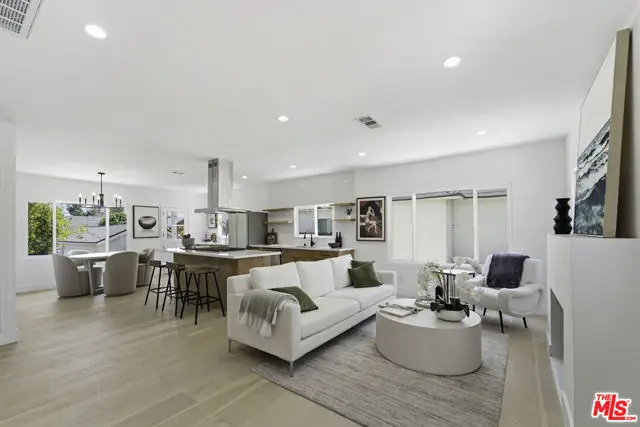 6018 S Harcourt Avenue, Los Angeles, CA 90043 - #1