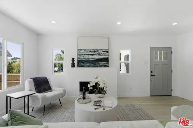 6018 S Harcourt Avenue, Los Angeles, CA 90043 - #3