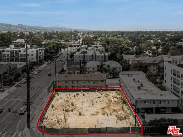 11003 Moorpark Street, North Hollywood, CA 91602 - #2