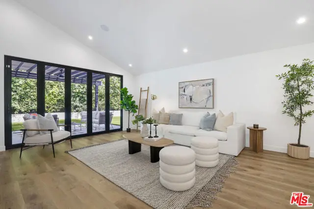 5900 Nita Avenue, Woodland Hills, CA 91367 - #3